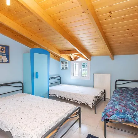 Chalet Hillside Hideaway Skiadas
